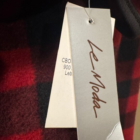 NWT Stylish Red and Black Plaid Cape Jacket with High Collar - Picture 6 of 7